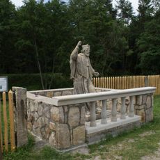 Socha svatého Jana Nepomuckého na hrázi Novomlýnského rybníka u hotelu Peršlák