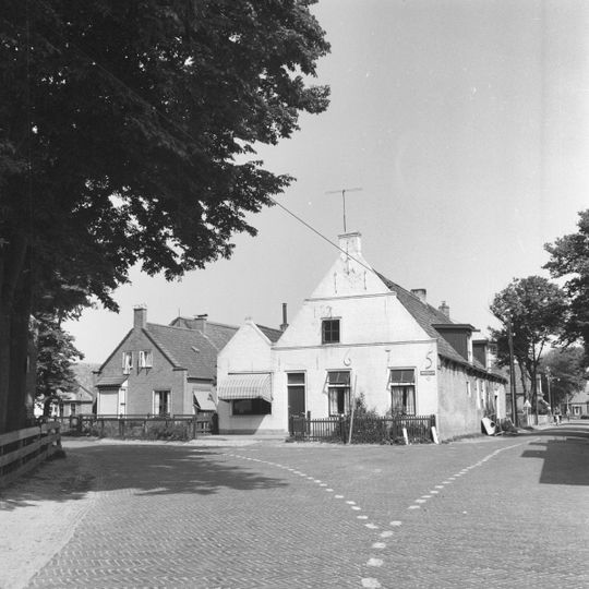 Westerlaan 2, Hollum