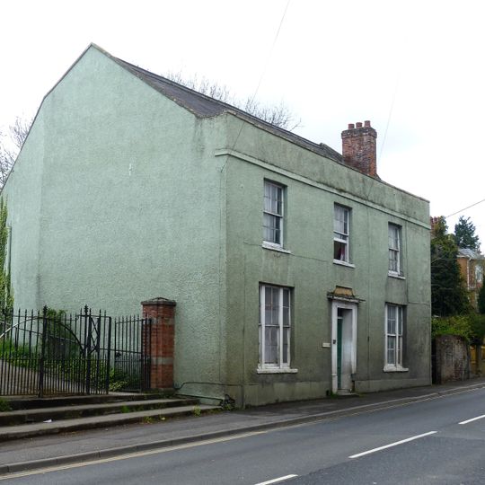 85, Warminster Road