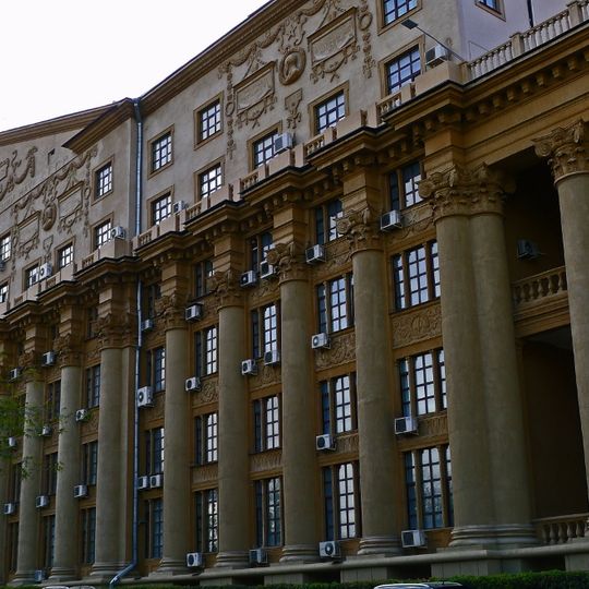 Ulitsa Vavilova 32 s1