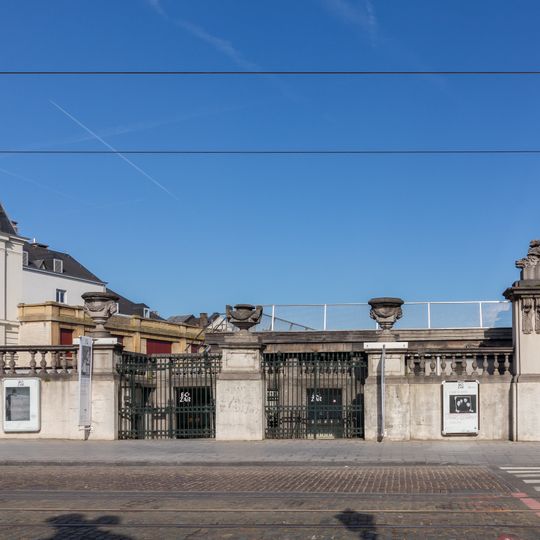 Overblijselen van de eerste stadsomwalling van Brussel