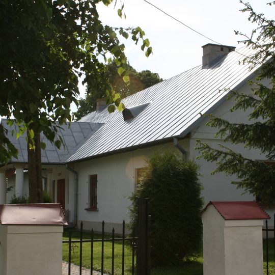 Stara plebania w Surhowie