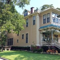 Walter Beauchamp House