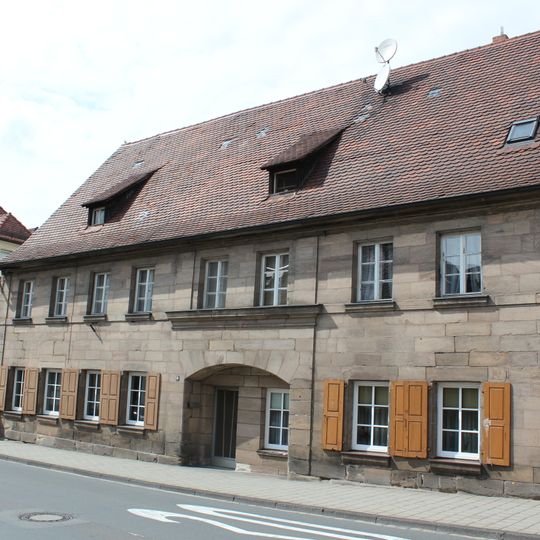 Friedrich-Ebert-Straße 19, 21