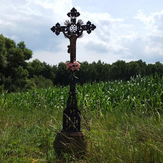 Kříž u silnice jihozápadně od Žebráku