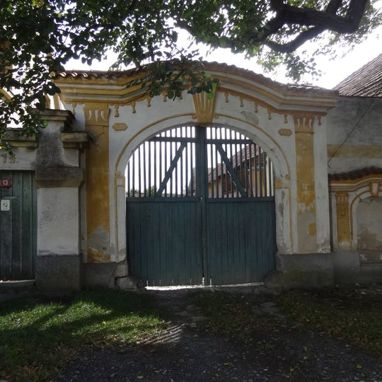 Brána usedlosti čp. 13