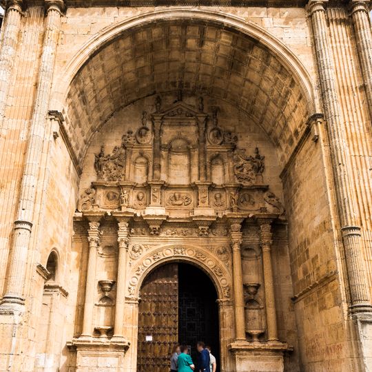 Iglesia de Santa María del Campo