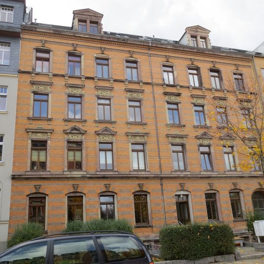 Mietshaus ehemals in halboffener Bebauung, mit Vorgarten Further Straße 55