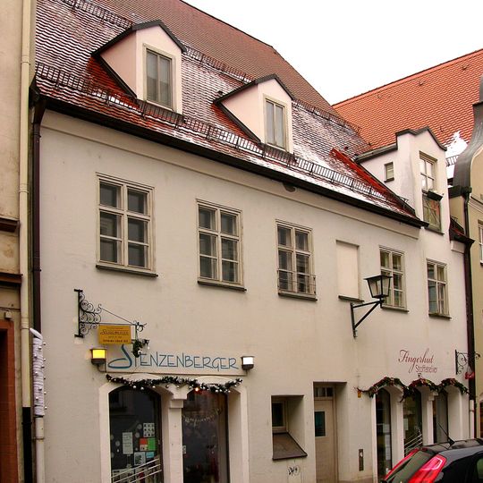Wohn- und Geschäftshaus