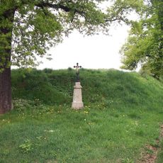 Kříž u Hněvnic na křižovatce