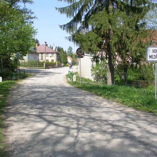 Most přes přeliv Meziříčského rybníka