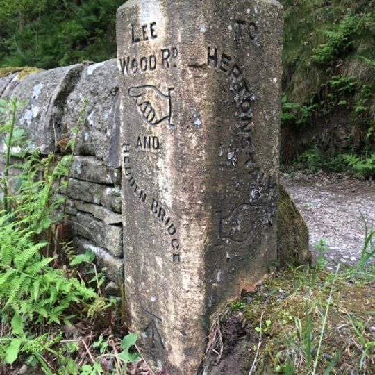 Guide post at the junction with Heptonstall Road at Cross Lanes