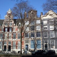 Huis met pillastergevel