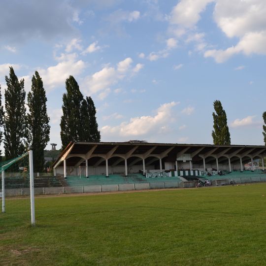 Stadion im. Rizy Lushty