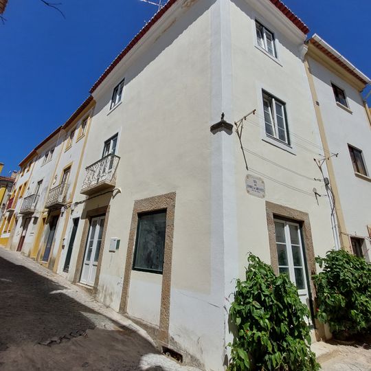 Casa na Rua do Outeiro , 28 e 30