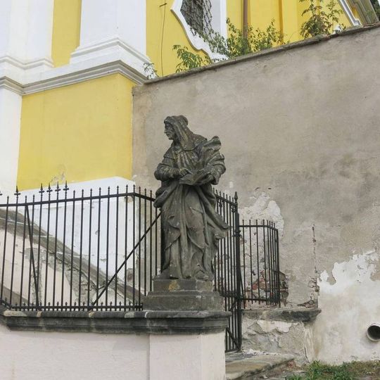 Socha svaté Anny na schodišti ke kostelu svaté Rodiny a svaté Alžběty v Kadani