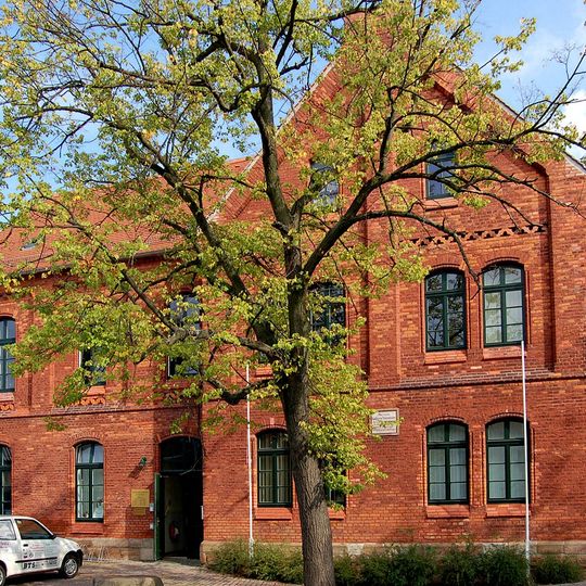 Erdmann-Neumeister-Platz 2