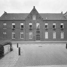 Monastery Sisters Monialen Redemptoristinnen: block-shaped cloister wing