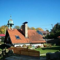 Zvonice v Horním Valdorfu přestavěná na chatu