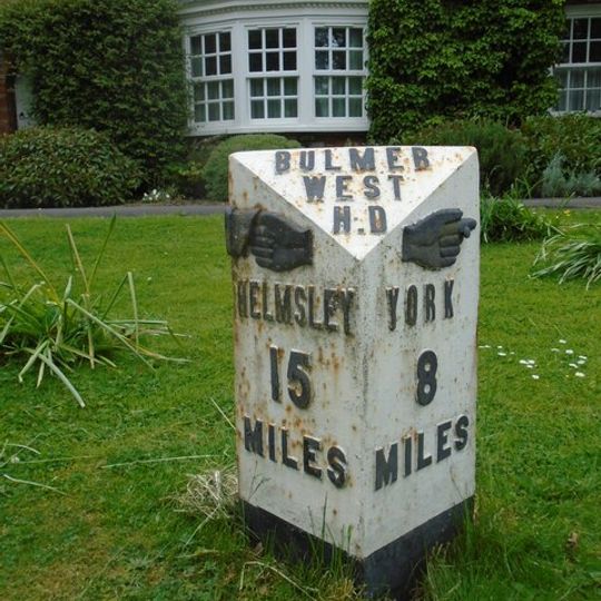 Milepost In Front Of Laughton House