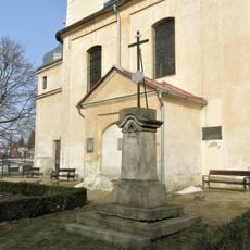 Kříž za kostelem ve Vratislavicích nad Nisou