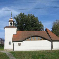 Kaple Panny Marie Pomocnice na návsi ve Věžnici