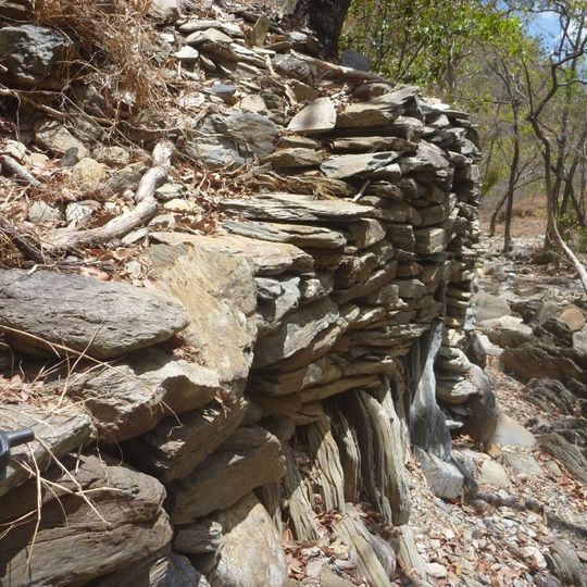 Nuggety Gully Water Race and Chinese Camp