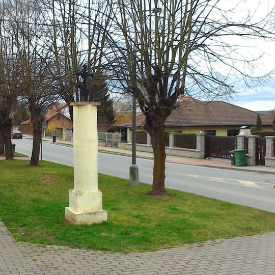 Kříž u křižovatky Lipové a Přeštické v Dobřanech