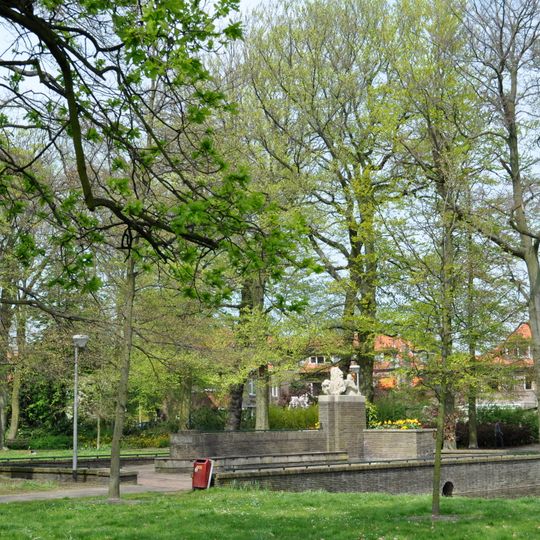 Binnenhof met woningblok Loolaan 85-111