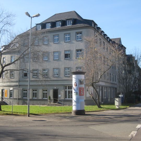 Mietshaus in Ecklage mit Vorgarten Heinrich-Schütz-Straße 138