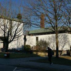 Bischöfliches Ordinariat, Käthe-Kollwitz-Ufer 84