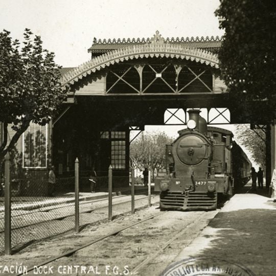 Dock Central train station