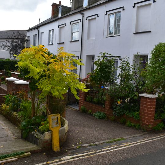 8-16 Beavis Terrace, Newtown