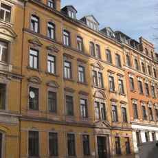 Mietshaus in geschlossener Bebauung Pestalozzistraße 1a