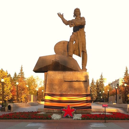 Monument to tankmen volunteers