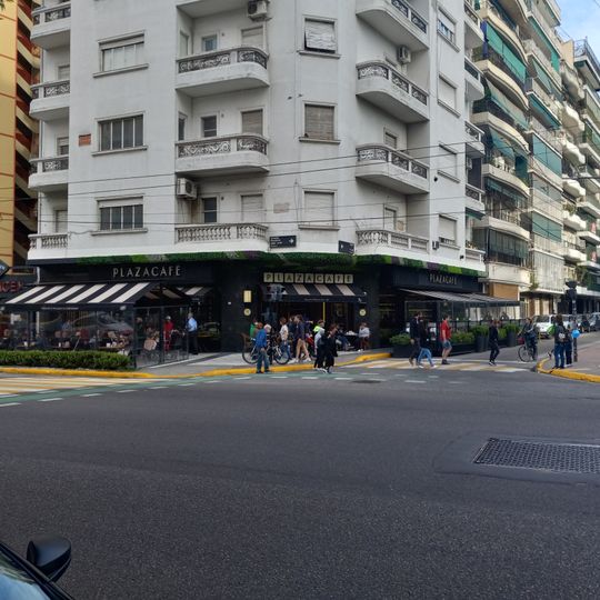 Plaza Café
