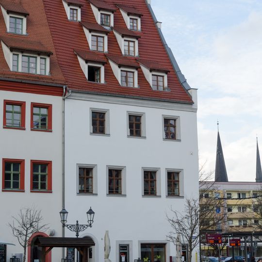 Wohnhaus in Ecklage und in geschlossener Bebauung Hauptmarkt 18