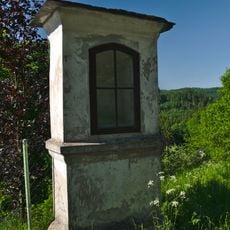 Kaplička na okraji Sovince vedle silnice