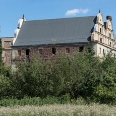 Granary in Sarny palace complex