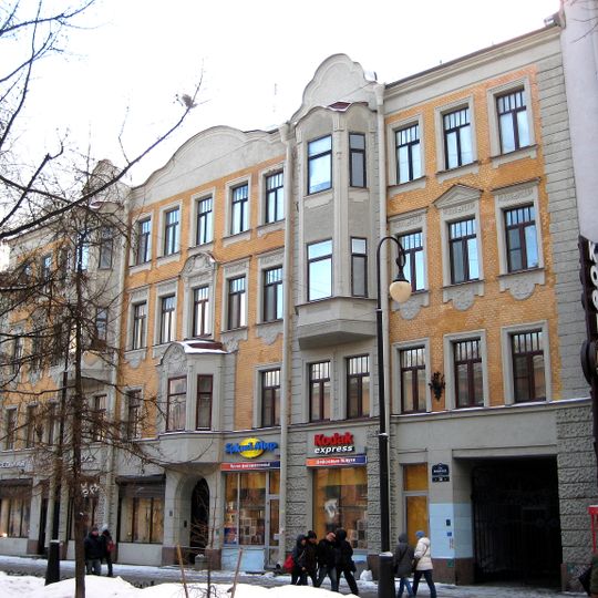 7 Linia, 32 - Izotov house