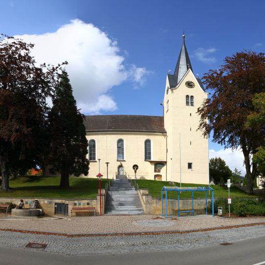 Blutbuchen Kirchplatz St. Michael