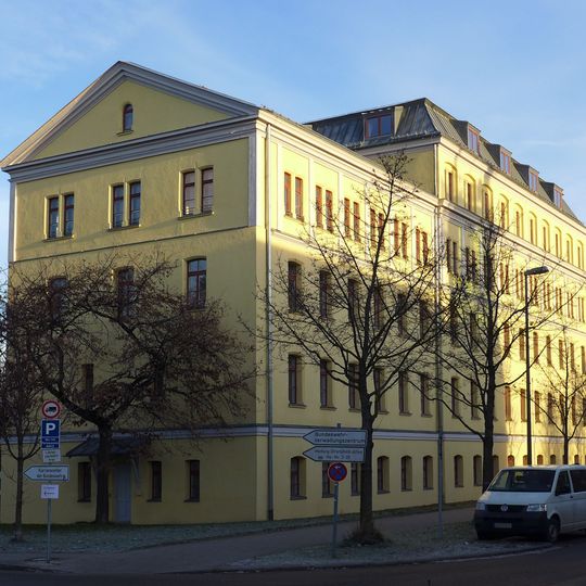 Ehemals Militärgebäude