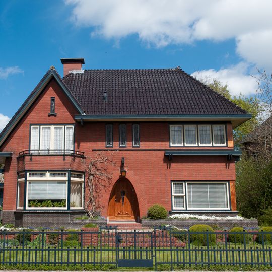 Woonhuis met aangebouwd achterhuis