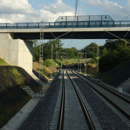 Most přes železniční trať u Opřetic