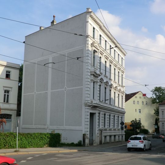 Mietshaus in vom Typ geschlossener Bebauung Schützenstraße 1