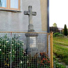 Kříž v západní části Tomic