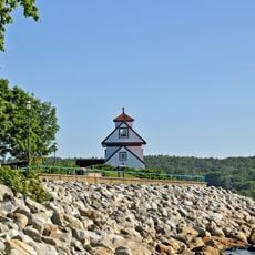 Fort Point Lighthouse
