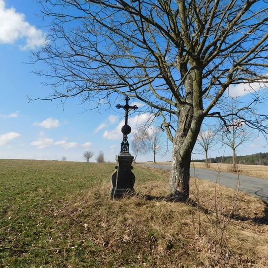 Kříž západně od Dolní Cerekve