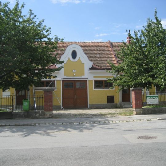 Wohnhaus, ehem. Dampfstraßenwalzenremise