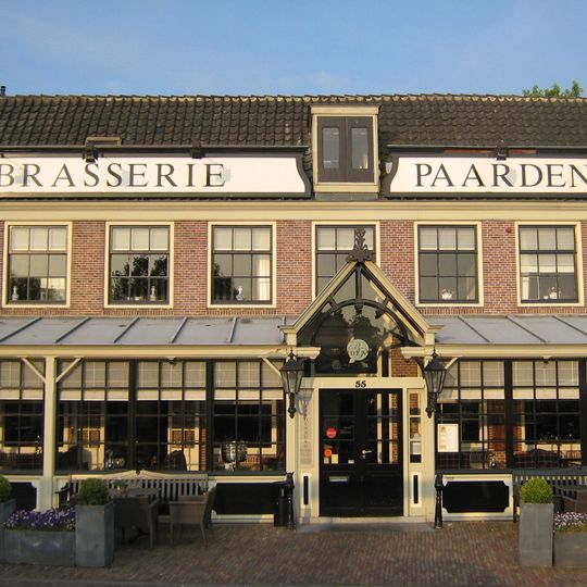 Restauratie "Paardenburg" met bovenwoning